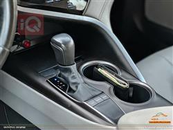 تۆیۆتا کامری